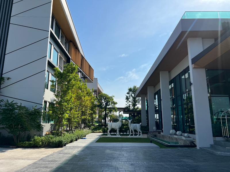 crystal srivaree hotel