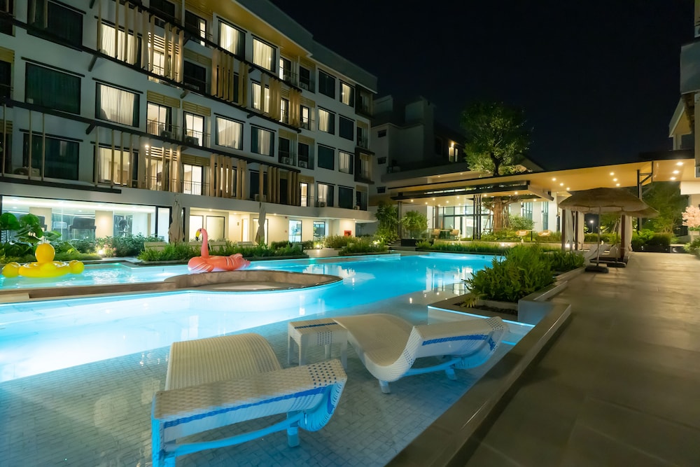 crystal srivaree hotel