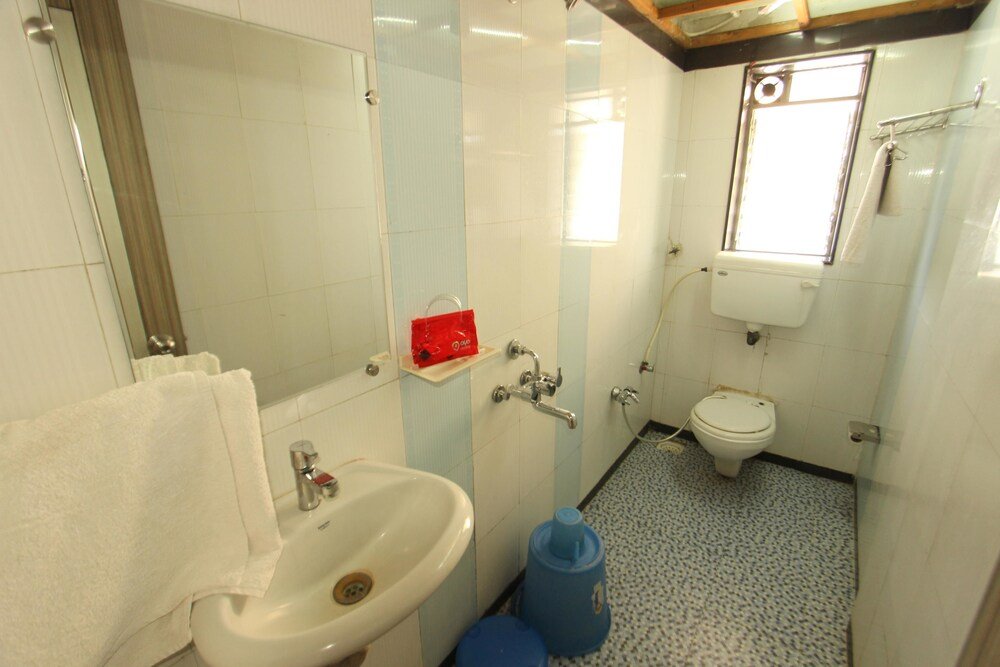 Hotel Saikripa Imperial,Vapi>>Pardi,3 star
