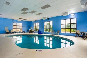 Quality Inn & Suites,Near Reflection Riding Arboretum And Nature Center,3 star