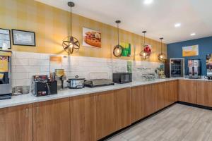 Quality Inn & Suites,Near Reflection Riding Arboretum And Nature Center,3 star