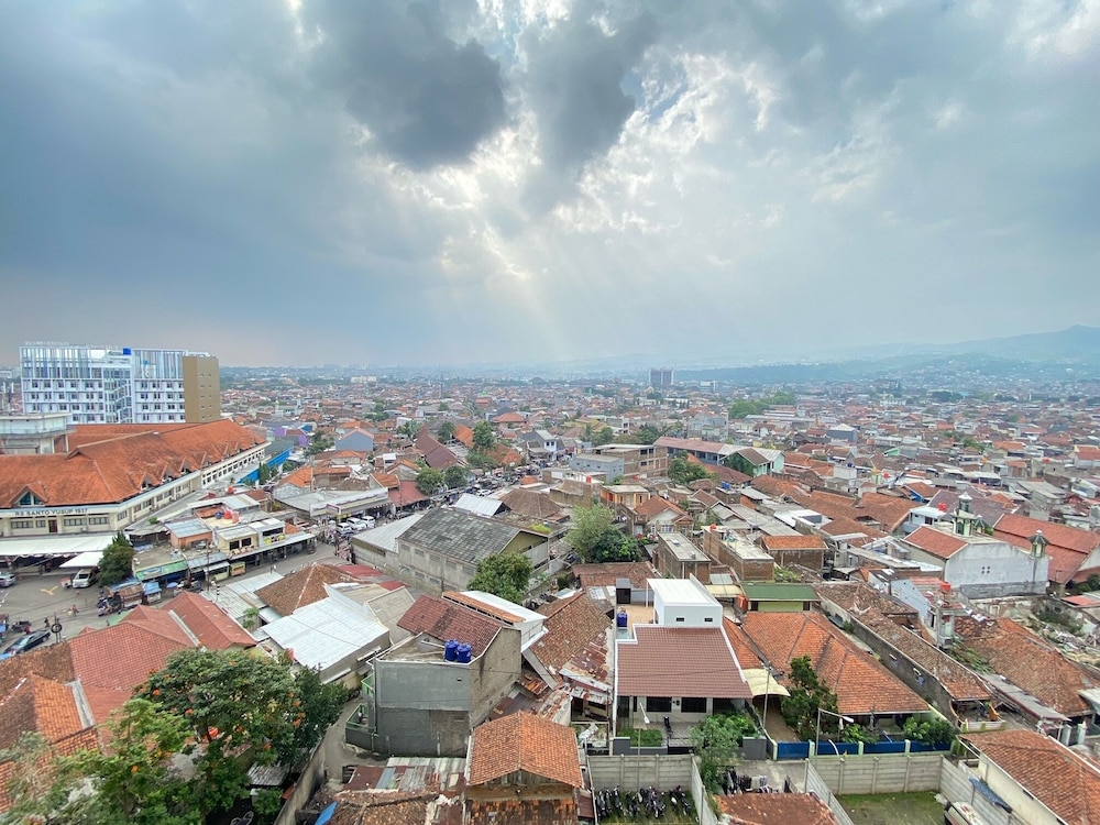 spacious 3br at gateway ahmad yani cicadas apartment