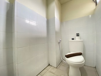 spacious 3br at gateway ahmad yani cicadas apartment