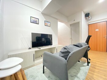 Modern And Well Furnished 2Br At Jarrdin Near Cihampelas Walk,,3 star