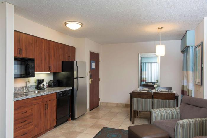 hampton inn and suites kokomo