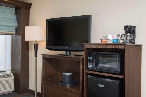 hampton inn and suites kokomo