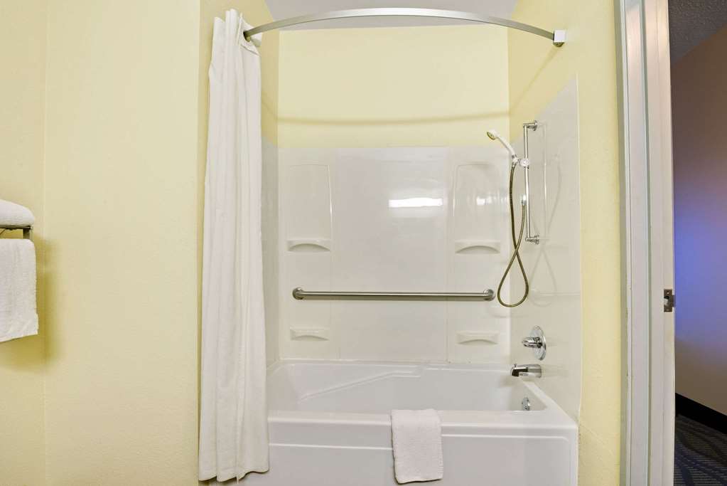 super 8 by wyndham kokomo