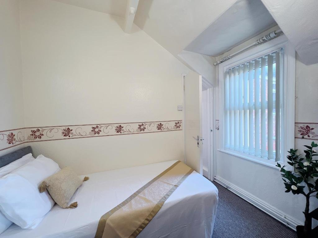 lily hotel