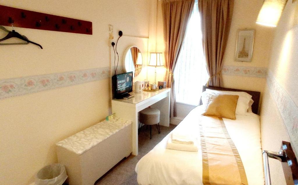 lily hotel