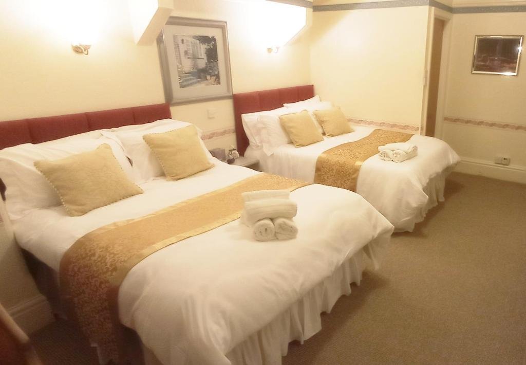 lily hotel
