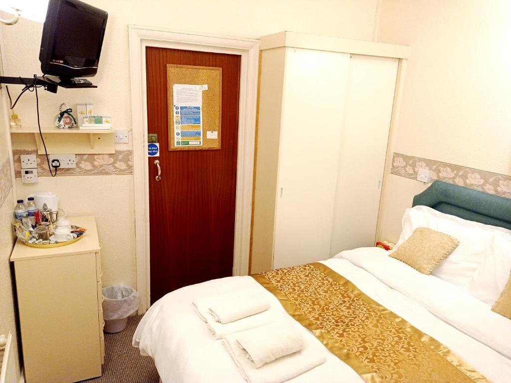 lily hotel