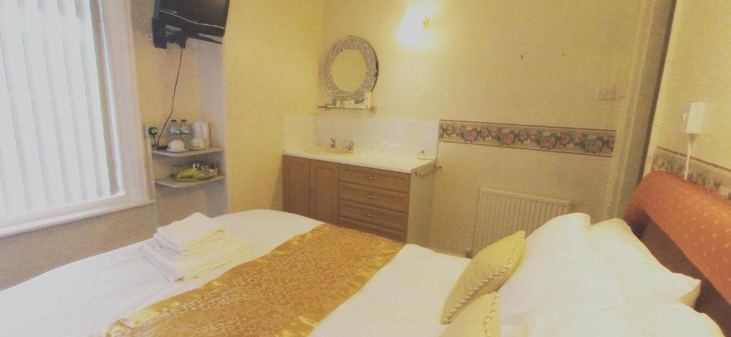 lily hotel