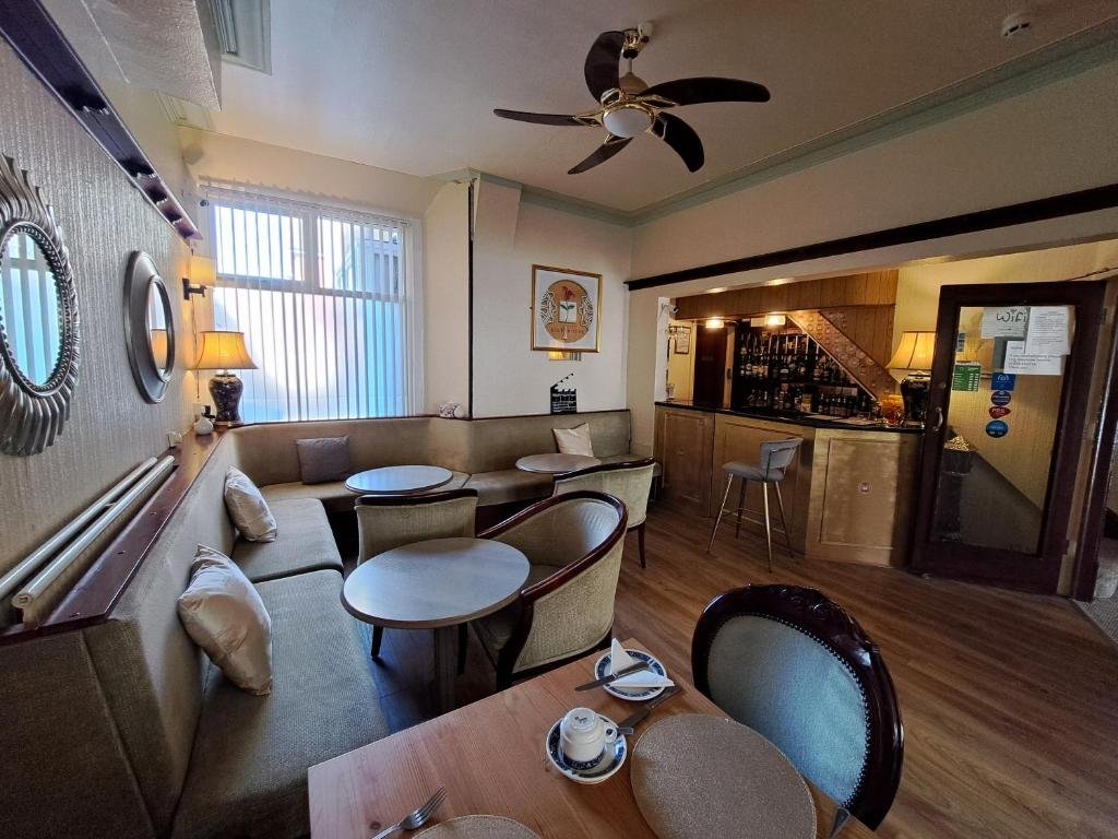 lily hotel