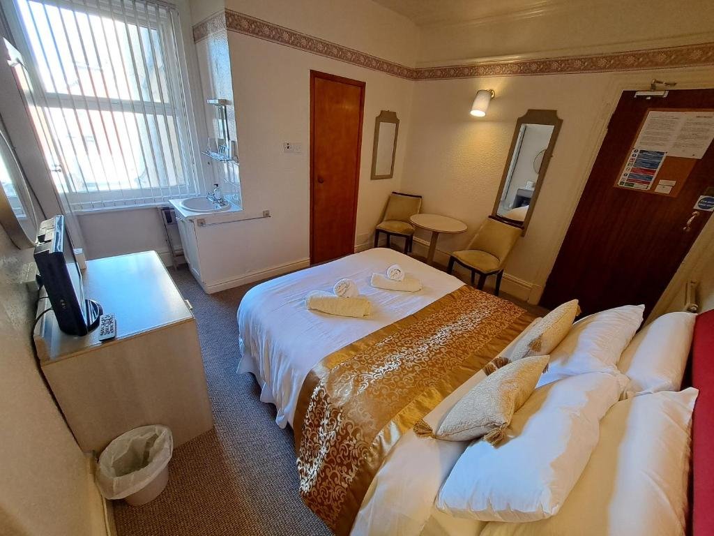 lily hotel