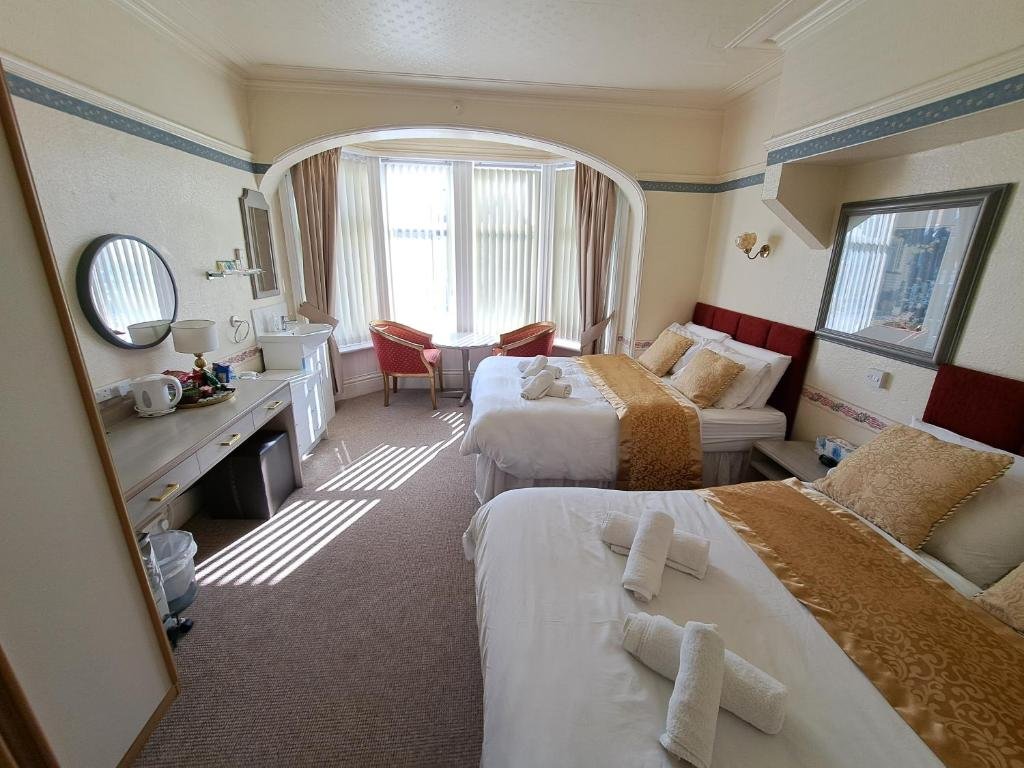 lily hotel