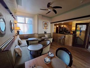 lily hotel