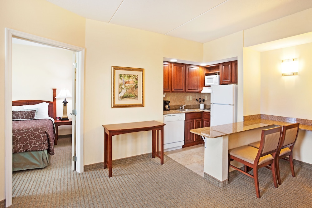 staybridge suites oak ridge by ihg