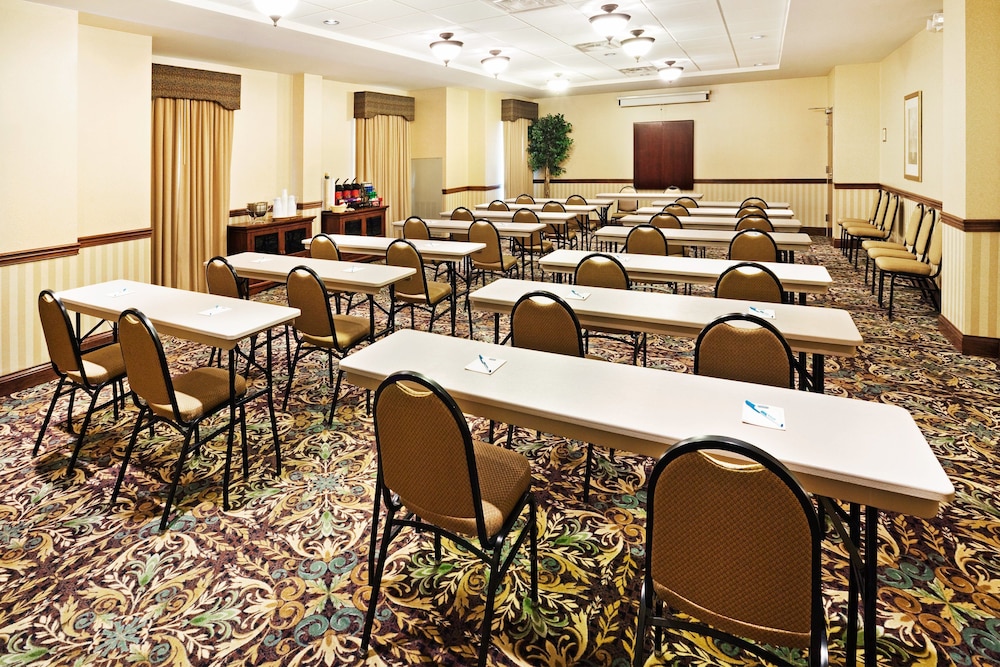 staybridge suites oak ridge by ihg