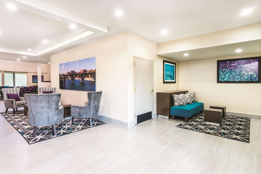 la quinta inn and suites by wyndham loudon