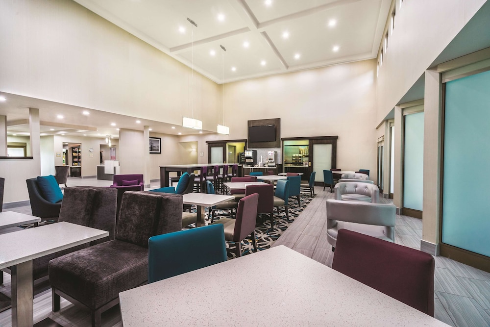 la quinta inn and suites by wyndham loudon