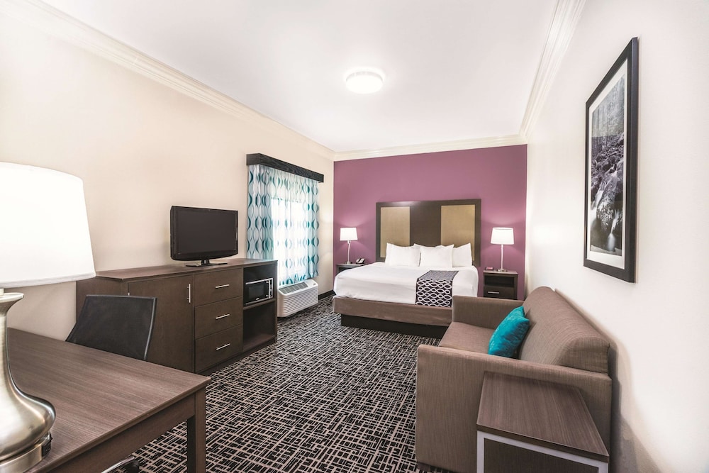 la quinta inn and suites by wyndham loudon