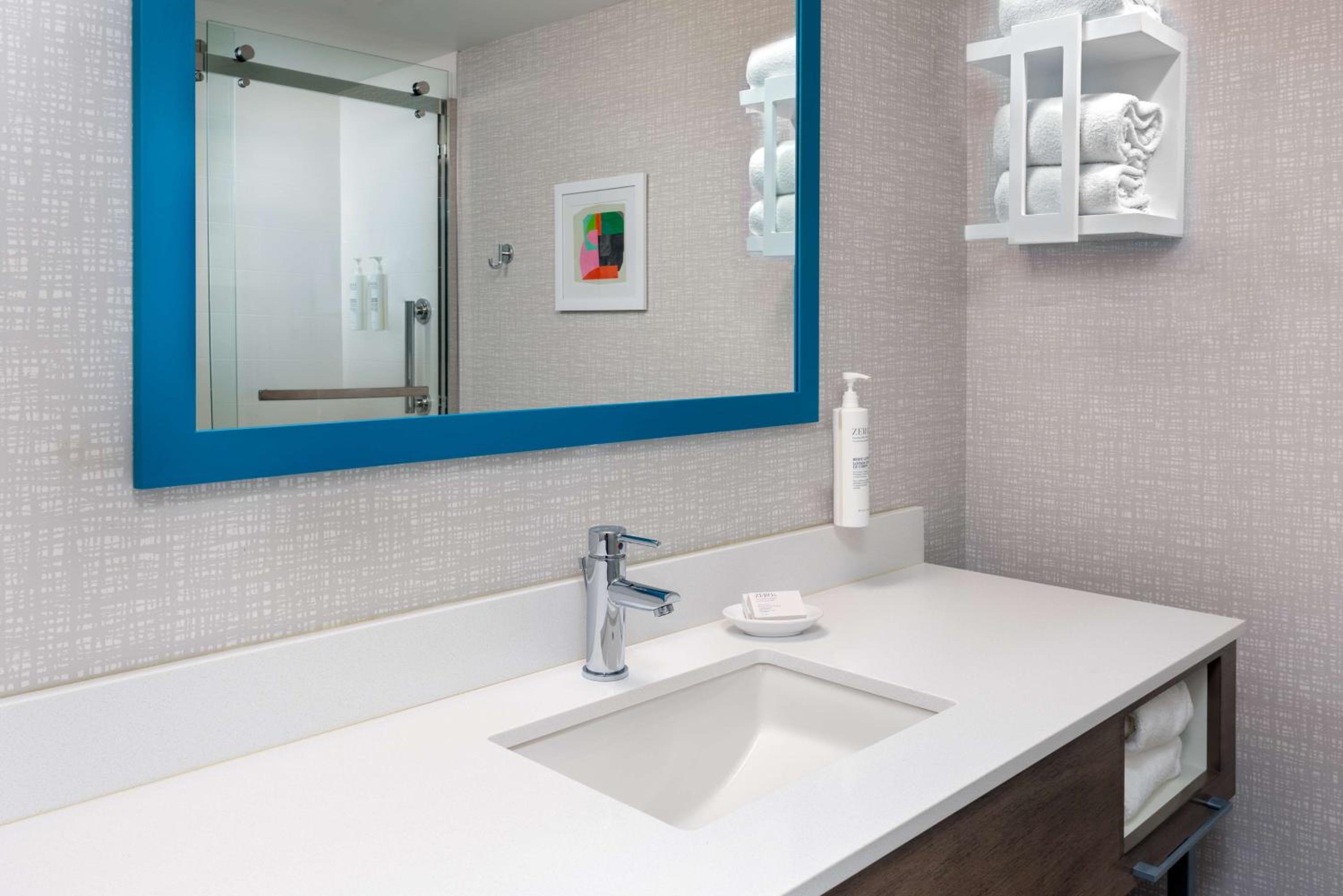 hampton inn hartford airport