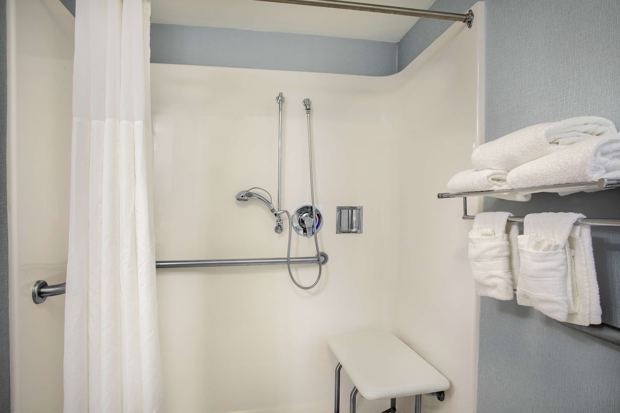 hampton inn hartford airport