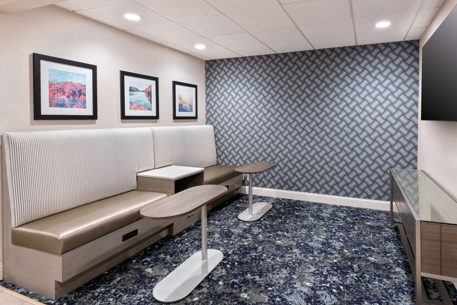 hampton inn hartford airport