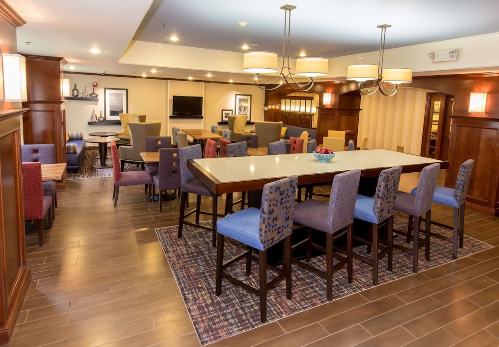 hampton inn hartford airport