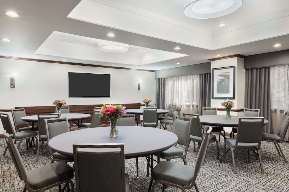 hampton inn hartford airport