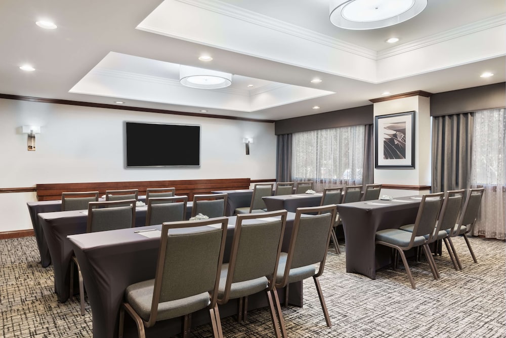 hampton inn hartford airport