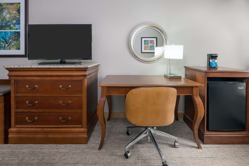 hampton inn hartford airport