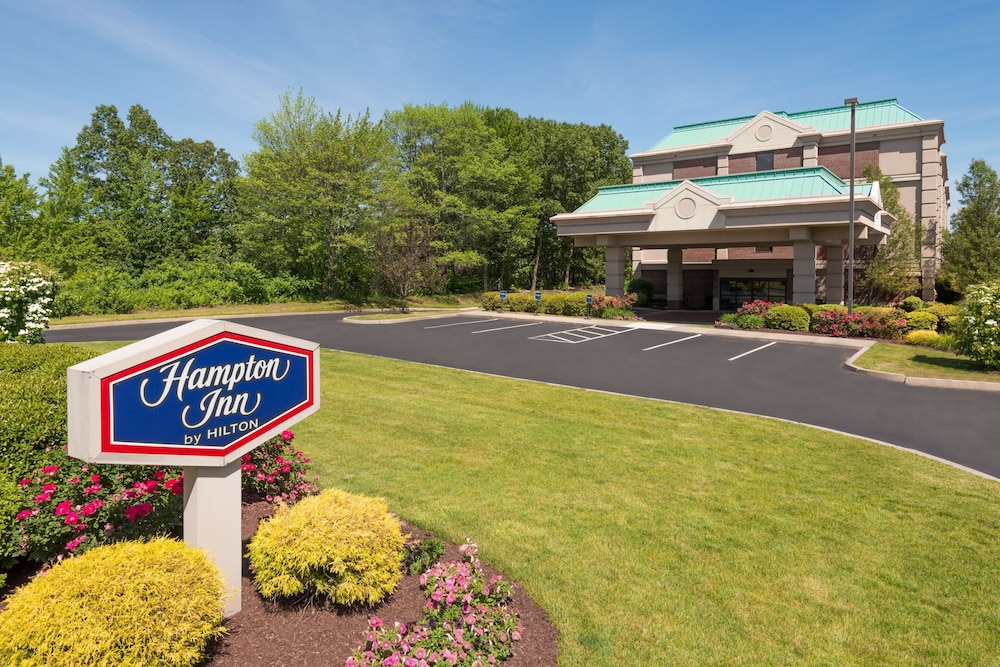 hampton inn hartford airport