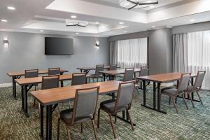 hampton inn hartford airport