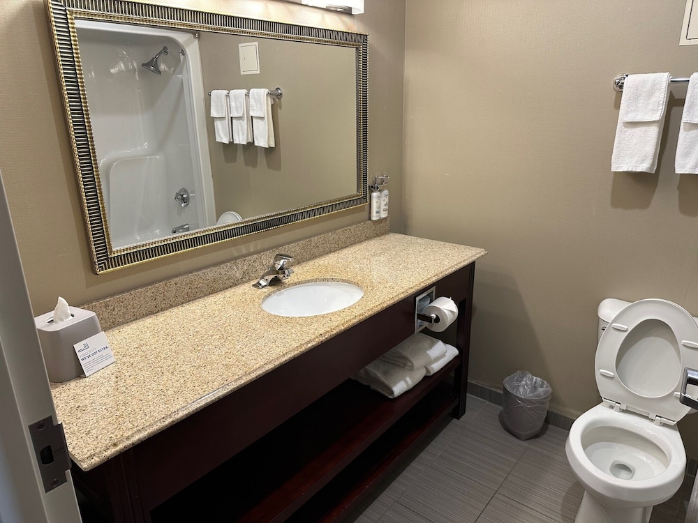 holiday inn express vernon manchester by ihg