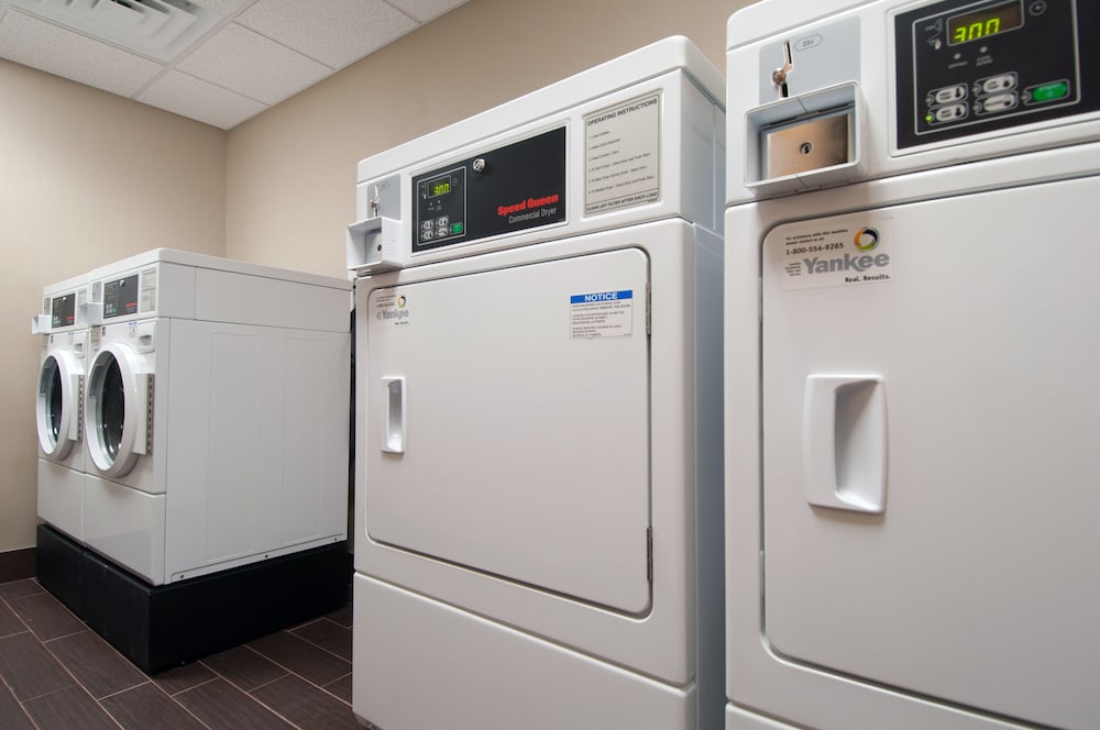 holiday inn express vernon manchester by ihg