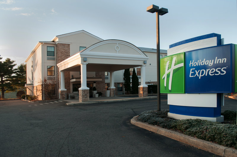 holiday inn express vernon manchester by ihg