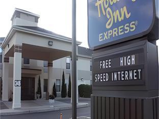 holiday inn express vernon manchester by ihg