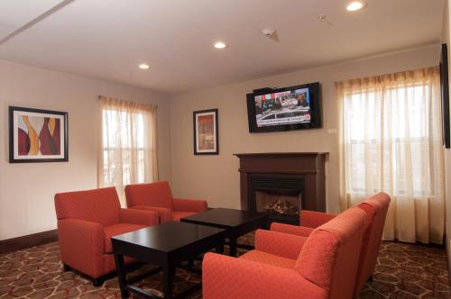 holiday inn express vernon manchester by ihg