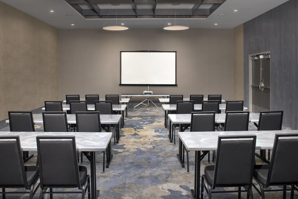 delta hotels by marriott seattle everett