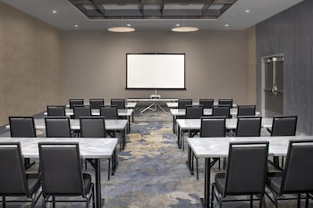delta hotels by marriott seattle everett