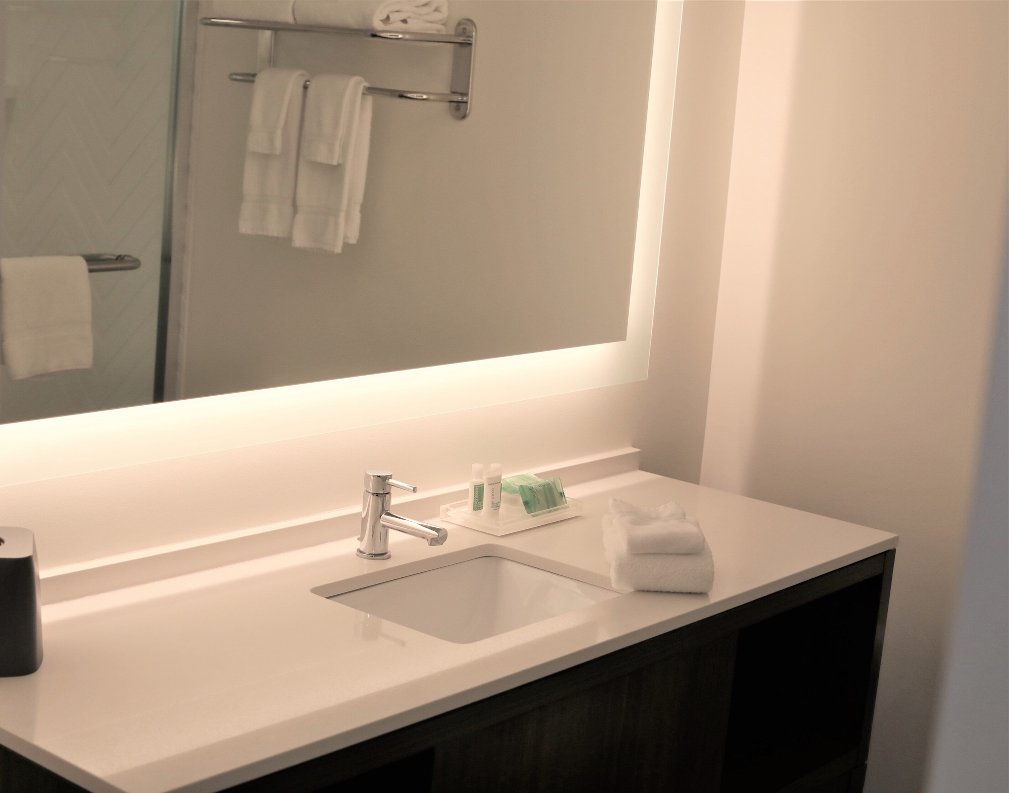 holiday inn and suites st cloud by ihg