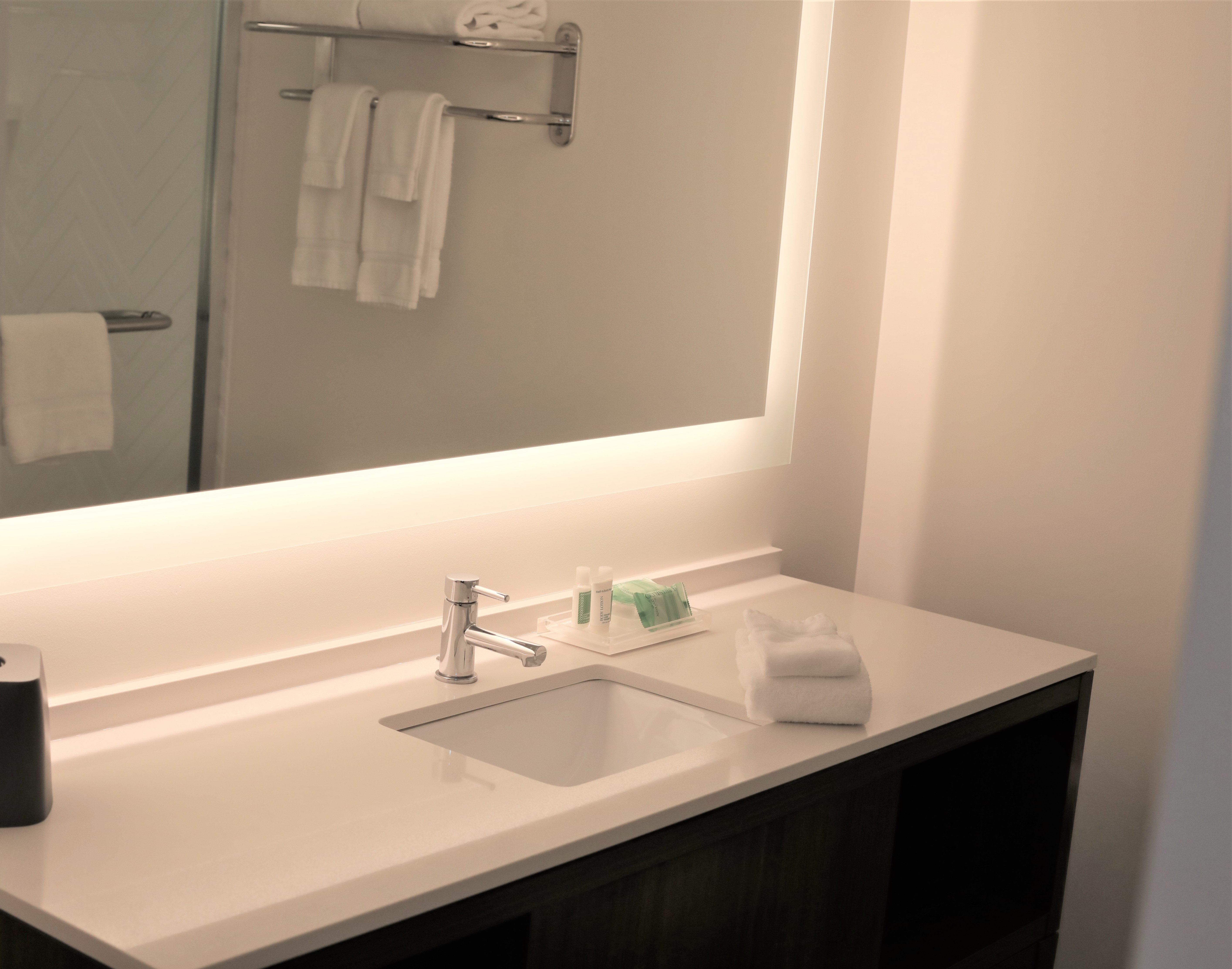 holiday inn and suites st cloud by ihg
