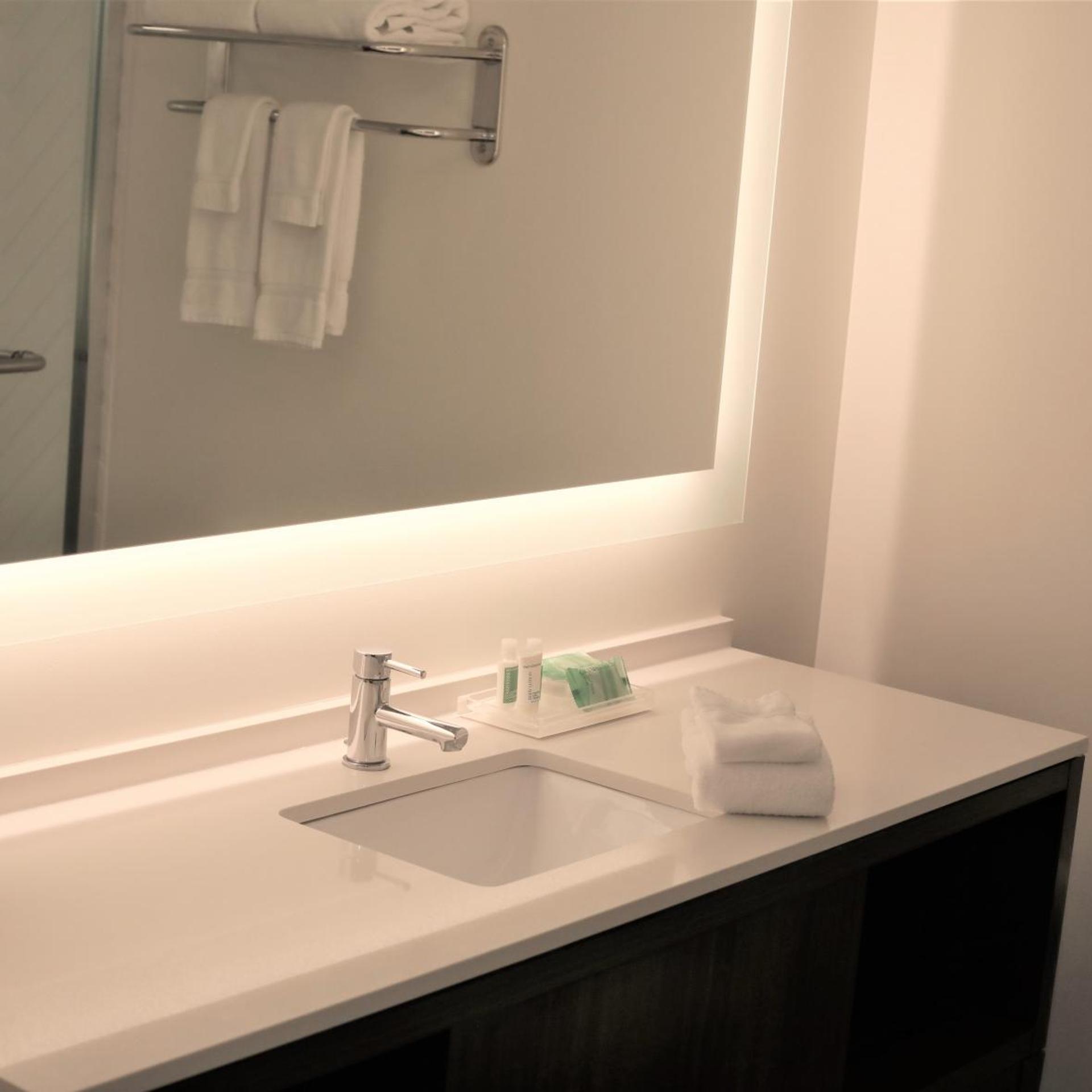 holiday inn and suites st cloud by ihg