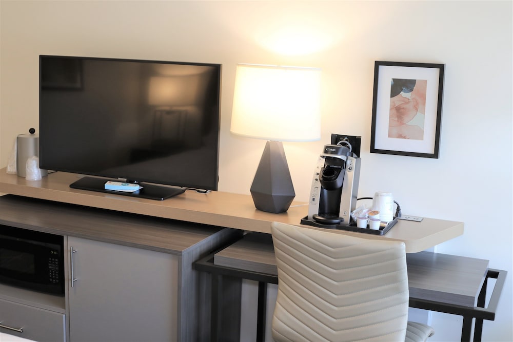 holiday inn and suites st cloud by ihg