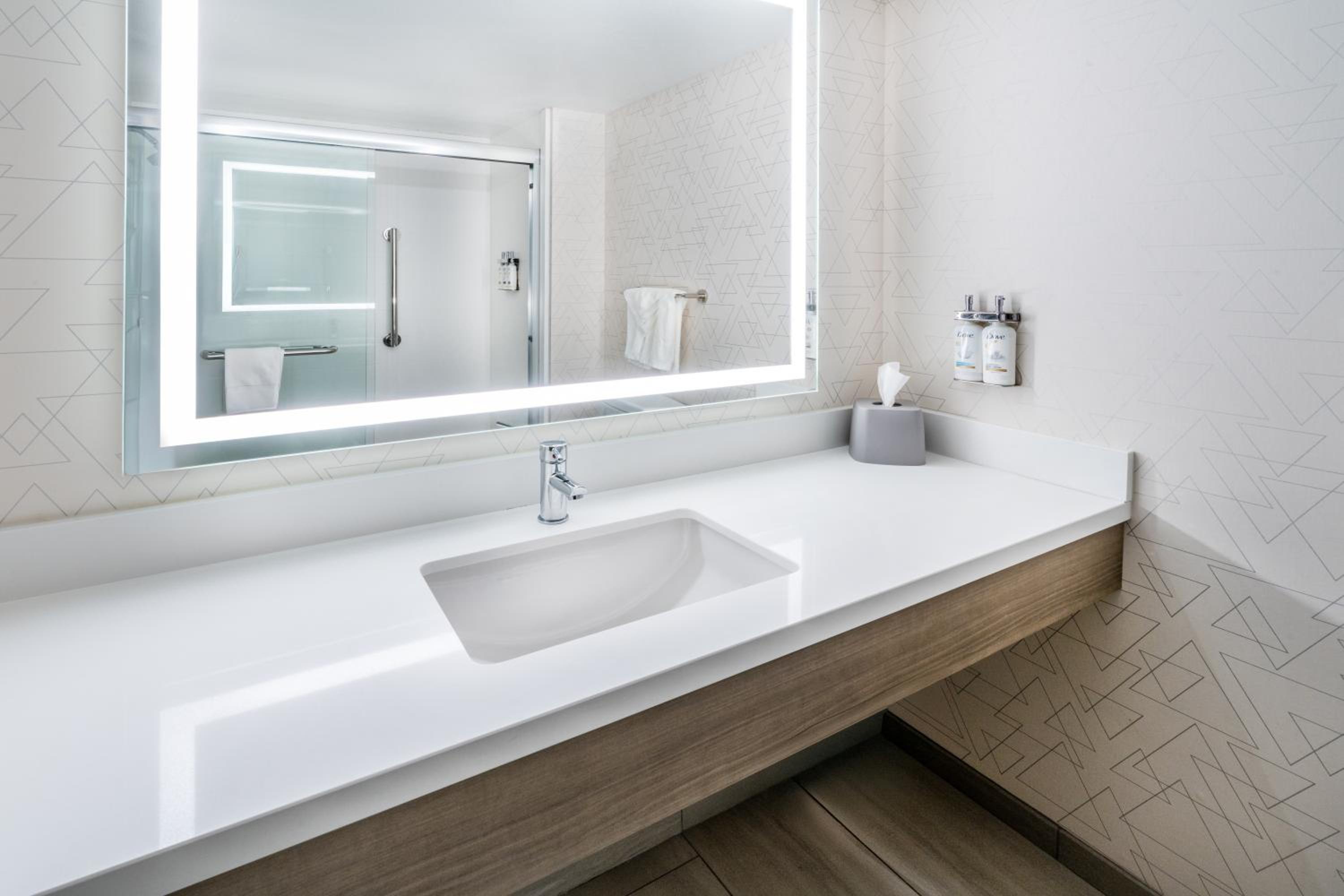holiday inn express hotel and suites cheyenne by ihg