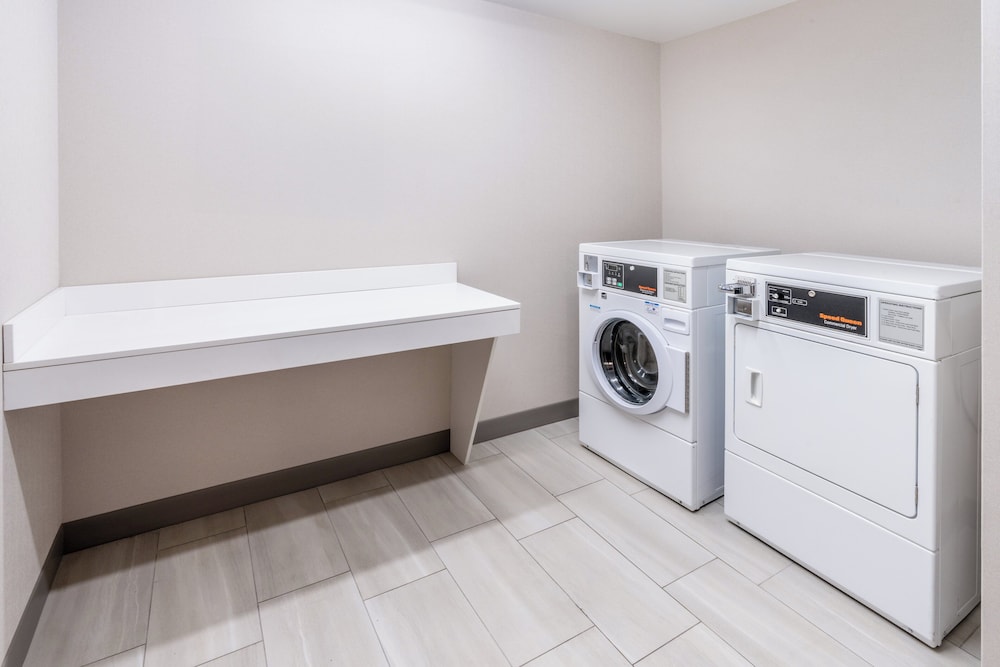 holiday inn express hotel and suites cheyenne by ihg
