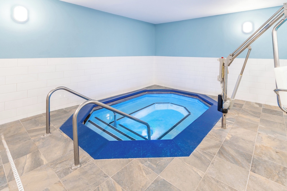 holiday inn express hotel and suites cheyenne by ihg
