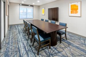 holiday inn express hotel and suites cheyenne by ihg