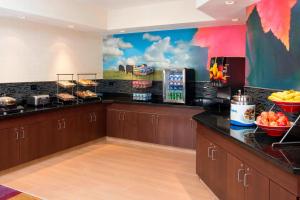 fairfield inn and suites cheyenne